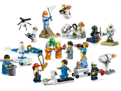 Mini Figures Astronaut LEGO CITY 60230 Space Research Scientist Robot Engineer - Image 1 of 4