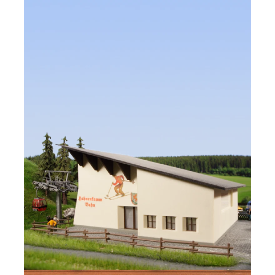 Brawa H0 6343 - Hahnenkammbahn Gebäudesatz   Bausatz  Sonderpreis  Neuware - Bild 1 von 1