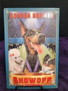 "Show Off" by Gordon Korman (1rst Edition) - Imagen 1 de 7