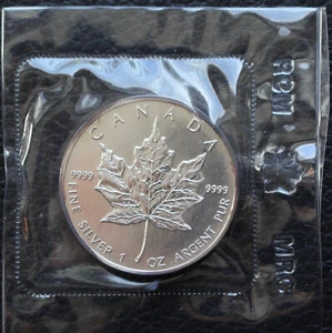 1988 CANADA $5 FINE SILVER 9999 SILVER 1 Oz. MAPLE LEAF - Elizabeth II - Toned - Picture 1 of 4