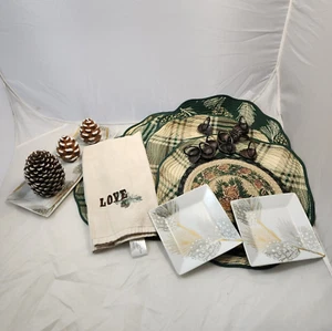 St Nicholas Square Silver & Gold Pine Cone Dishes and accessories - Picture 1 of 11