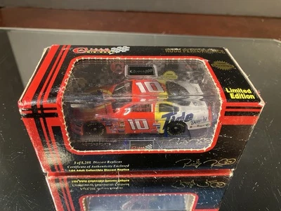Ricky Rudd #10 Tide Laundry Detergent 1999 Ford Taurus 1:64 Team Caliber 8,208 - Image 1 of 2