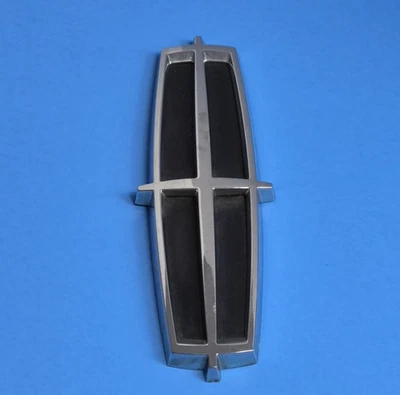 Lincoln Mark LT 2006-08 OEM puerta trasera cromada de fábrica emblema maletero trasero insignia Foto 1 de 4