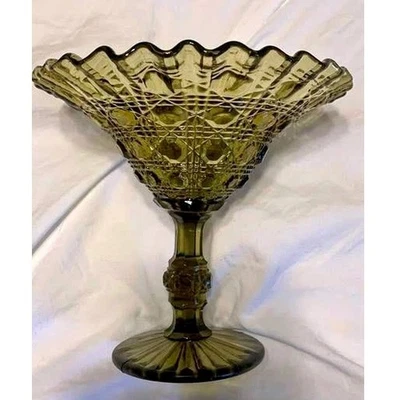 Compota vintage de vidrio Indiana verde oliva - pedestal de borde de encaje con punta de diamante Foto 1 de 2