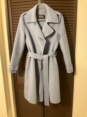 abrigo badgley mischka azul Foto 1 de 4