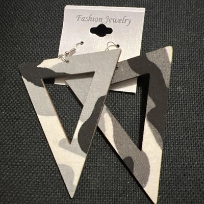 Retro fashion jewelry triangle camouflage wooden earrings 3”x 2 1/4 “  Black Gra - Image 1 of 4