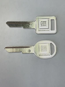 Original GM Logo Key Blank Set, A & B Keyways, NOS OEM - Picture 1 of 2