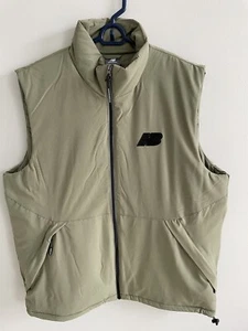 New Balance Mens Logo Insulated Water Resistant Green Tech Vest Size Medium NWT - Picture 1 of 6