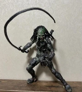 Neca Wolf Predator Battle Damage Custom Product Good condtion 2505TY - Picture 1 of 9