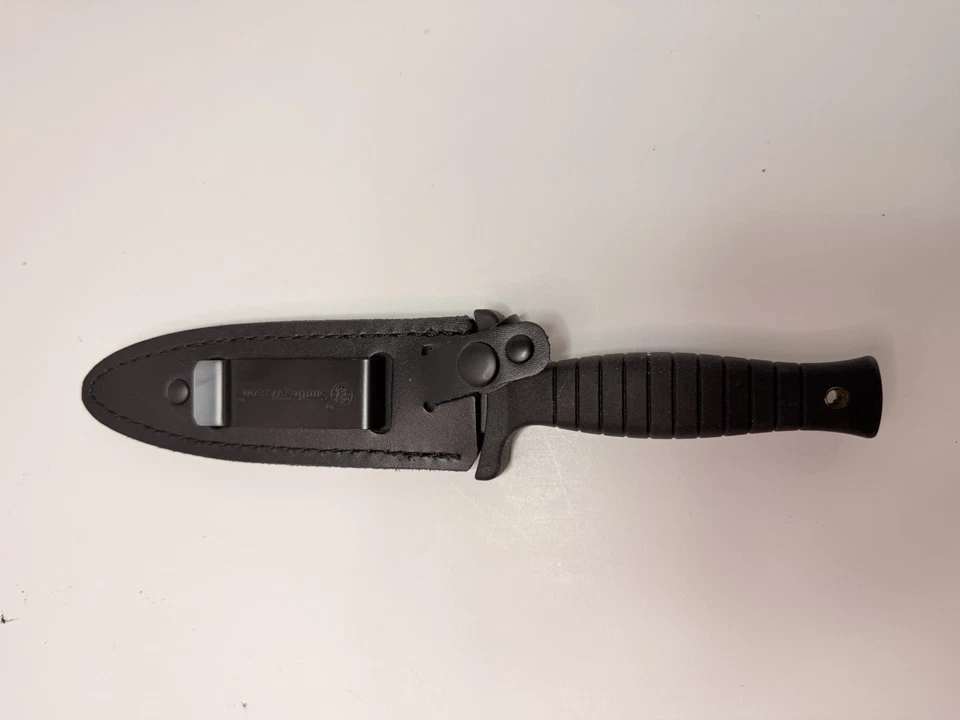 Smith & Wesson H.R.T. Нож загрузочный SWHRT3B с кожаными ножнами - отличное состояние - Изображение 1 из 4