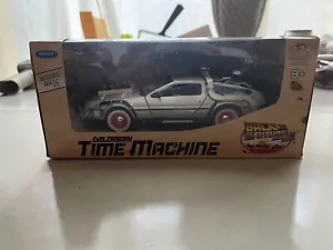 Back To The Future III Delorean Diecast Model Car Welly 22444 1/24 Scale - Picture 1 of 4