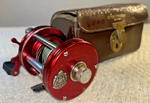 Mulinello moltiplicatore Baitcasting ABU AMBASSADEUR 6000 con vento di livello e custodia originale - Foto 1 di 12