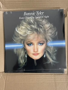 BONNIE TYLER * FASTER THAN THE SPEED OF NIGHT * LIMITED RED VINYL w SIGNED PRINT - Picture 1 of 1