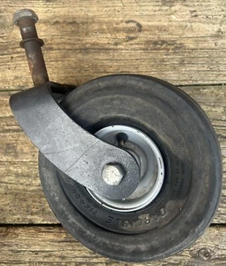 Dixie Chopper 2012 Zee 1 2342 Front Caster Wheel Fork 100379 Wheel 400527 - Picture 1 of 6