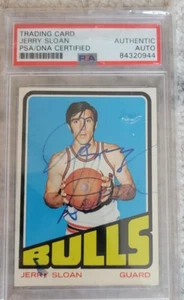1972-73 TOPPS SIGNED CARD JERRY SLOAN CHICAGO BULLS BULLETS JAZZ HOF 11 PSA DNA - Picture 1 of 1