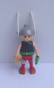 Playmobil Asterix 1 x Asterix. Helmet, Bottle & Sword Good Condition - Picture 1 of 1