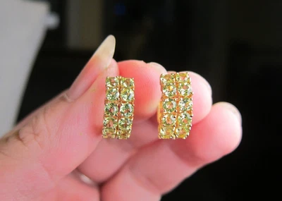 Gorgeous 3.4g 14K double row peridot small hoop earrings Mexico yellow gold - Image 1 of 4
