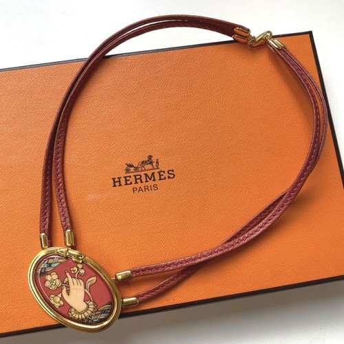 HERMÈS Collana girocollo HERMES accessori vintage pelle Emile colore rosso 17 32 pollici con scatola