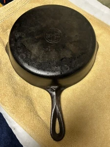 Unrestored Griswold Cast Iron No. 8 Skillet 10.5” 704z Erie, PA - Picture 1 of 11