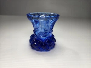 VINTAGE DEEP BLUE DEPRESSION GLASS THISTLE BUD VASE - Picture 1 of 6