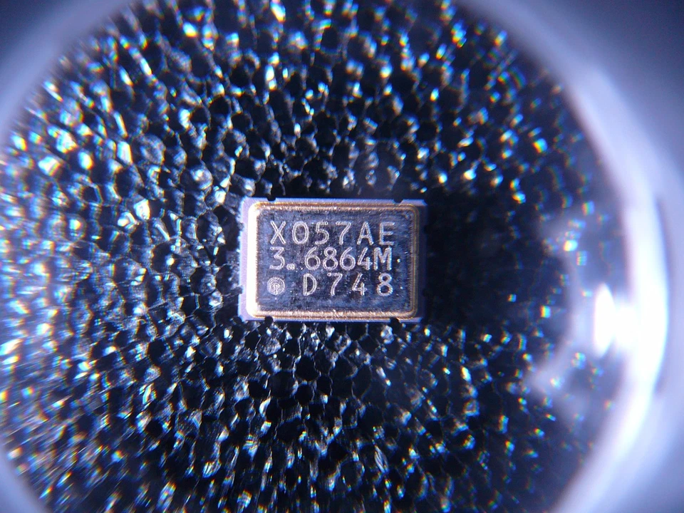 DALE XOSM-57 Reloj Oscilador 3.6864MHz HCMOS/TTL 7X5X1.9 SMD **NUEVO** 1/PAQUETE Foto 1 de 1