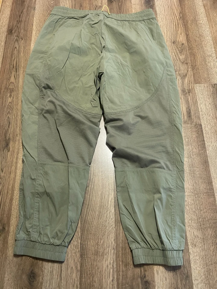 Bass Outdoor Pants, Women's Size Large, Green, Elastic Waist, Jogger Pants - Image 1 of 4