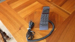 Boutons téléphone de table Kirk Uno 3200H bleu, design danois, état neuf - Photo 1/7