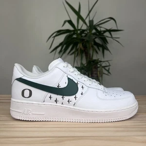 Size 10.5 - Nike Air Force 1 Laser Engraved Team Issued Oregon Ducks Softball - Picture 1 of 7
