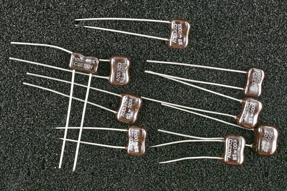 Lote de 500 condensadores de mica sumergidos 1000pF 100V 5% plata / DM15 DM15102 CDE Foto 1 de 1