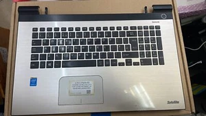 TESTED GOLD TOSHIBA SATELLITE L70-C TOP COVER PALMREST UK KEYBOARD H000081860 - Afbeelding 1 van 2