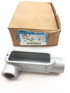 CROUSE-HINDS LR28 CONDULET CONDUIT OUTLET BODY NEW IN BOX (TLO) - Picture 1 of 2