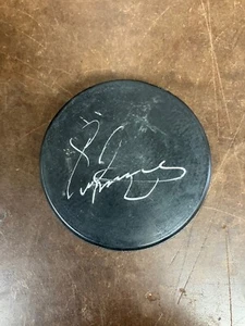 SIGNED Eric Lindros Official Cooper Hockey Puck - Picture 1 of 2