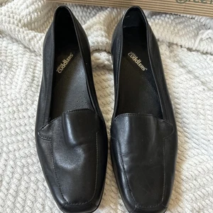 Black Cobbie Cuddlers Flats Women’s Size 10 - Picture 1 of 3