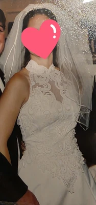 Wedding Dress Size 8 White With Petticoat and Veil - Image 1 of 4