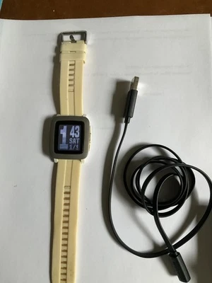 Pebble Time  smartwatch working  - Image 1 of 3