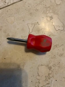 Snap On Red Phillips #2 Stubby Screwdriver SHDP221R - Picture 1 of 1