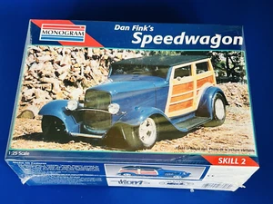 Dan Fink's Speedwagon Monogram Nostalgic Woody Wagon kit modellino scala 1:25 sigillato - Foto 1 di 8