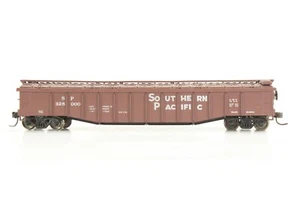HO Athearn Southern Pacific 50ft Rib-Side Steel Gondola w/ Cover Mtl Whls & KD - Picture 1 of 10