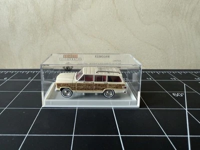 Brekina 19857 Jeep Wagoneer Woody - Ivory - 1:87/HO - Image 1 of 4