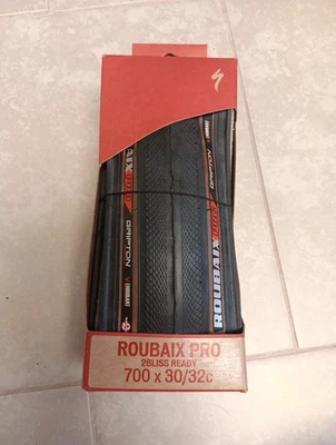 New 700x 30/32c Specialized Roubaix Pro 2Bliss Ready Road Tire - Image 1 of 4