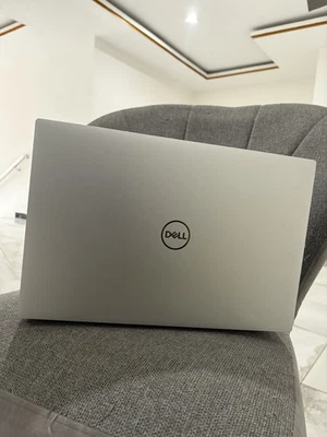 Dell XPS 15 9520           - Immagine 1 di 4