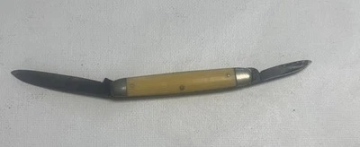 Cattaraugus Cutlery Co. Two Blade Folding Pocket Knife #22761 Vintage - Image 1 of 4