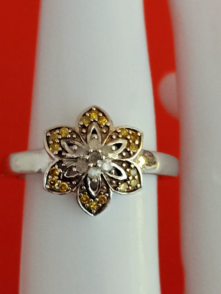 Anillo con flores de plata esterlina y rodio amarillo (IR) diamante amarillo (IR) Foto 1 de 4