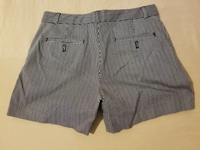 女式 Banana Republic 卡其色短裤 2 海军蓝棉质斜纹布弹力 — 第 1/4 张图片