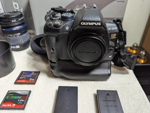 Olympus E-620 DSLR /5 Lenses/Flash/Hand Grip B&W UV Filters. Please ReDescriptio - Picture 1 of 20