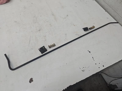 PUERTA TRASERA RESORTE SOPORTE VARILLA CHEVY GMC SUBURBAN 1973-1991 Foto 1 de 4