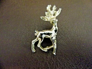 Gold Tone Reindeer Pin Fashion Jewelry (Unmarked) - Picture 1 of 4