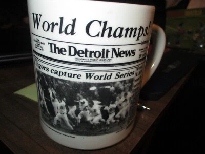 Original 1984 DETROIT TIGERS Serie Mundial Campeones Noticias Titular Taza de Café Banner Foto 1 de 2