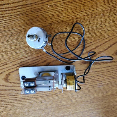 GUARDIAN ELECTRIC TRIP RELAY G-52646+SERIES X-300-ER RELAY-NEW OUTTA BOX - Image 1 of 3