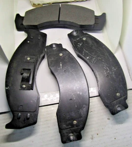 BRAKE PADS MD411 fits 1996-07 FORD TRUCK F450 F500 F5500 E450 DUTY - Picture 1 of 5